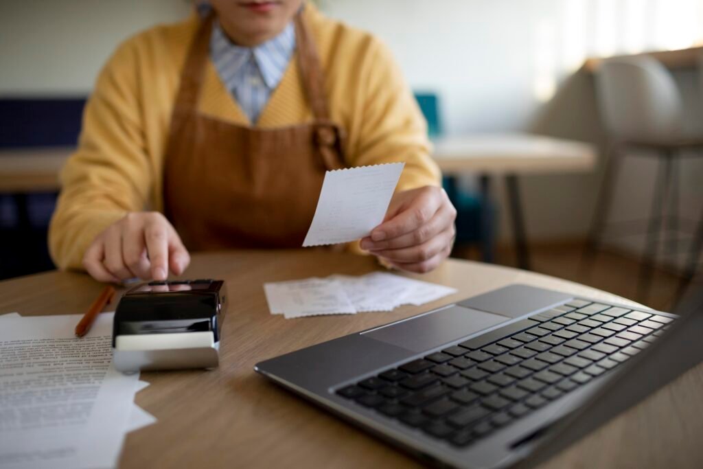 AI Receipt Tracking App: Free AI Tools for Freelancers and Consultants