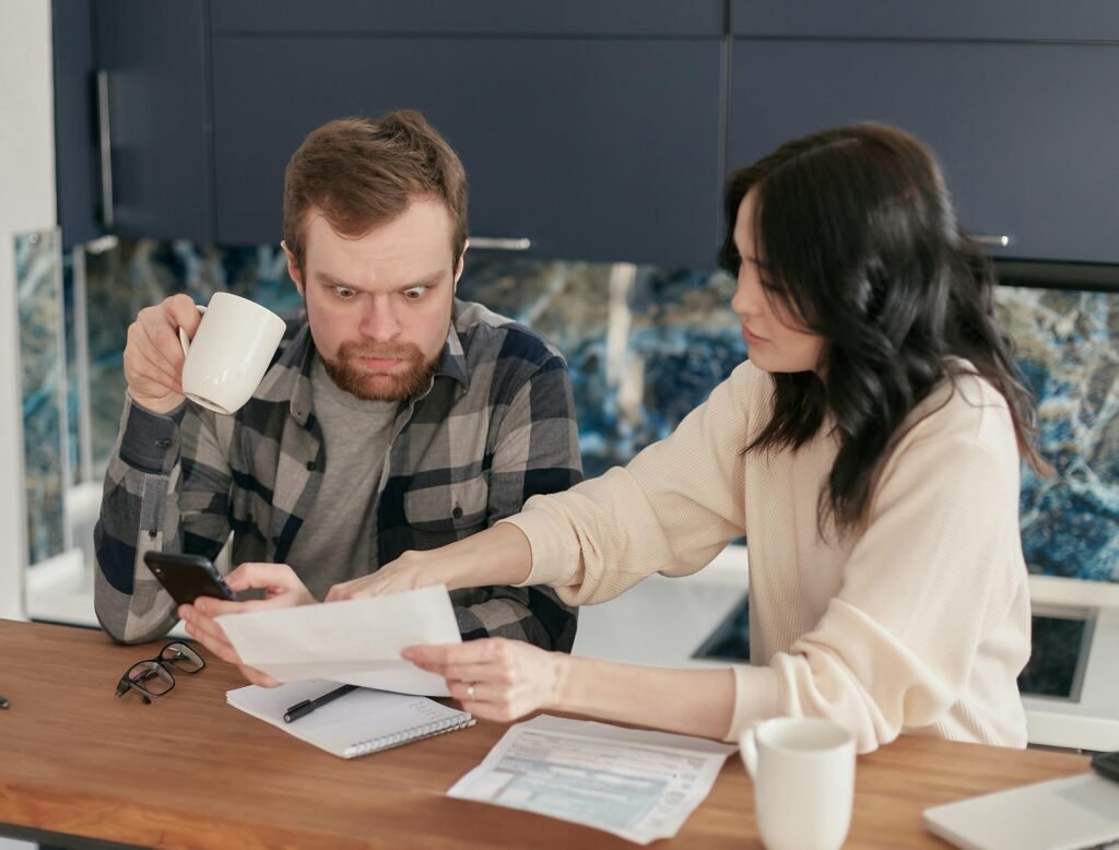 Why Free AI Expense Tracker Apps Are Replacing Manual Receipt Storage